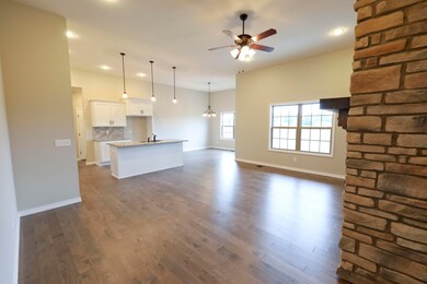 693 N Maplewood Hills Rd, Nixa, MO 65714 - photo 2