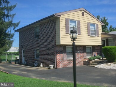 1430 Sandwood Rd, Conshohocken, PA 19428 - photo 2