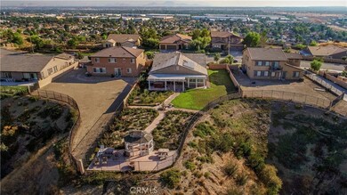 5527 N Pinnacle Ln, San Bernardino, CA 92407 - photo 2