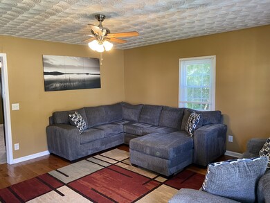 801 S Russell St, Portland, TN 37148 - photo 3