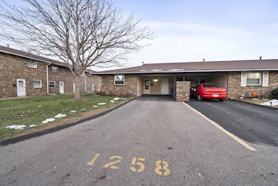 1258 Woodbrook Cir W unit 199, Columbus, OH 43223 - photo 4