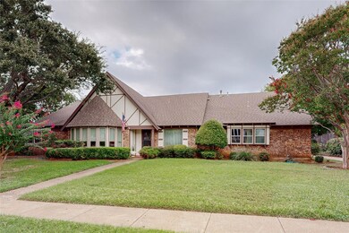 1400 Woodvine Dr, Euless, TX 76040 - photo 2