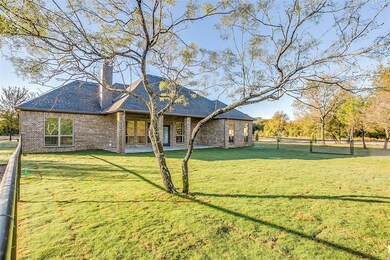 1026 Alex Dr, Springtown, TX 76082 - photo 3