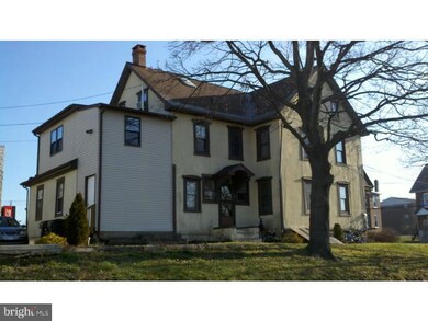 637 E Broad St, Souderton, PA 18964 - photo 5