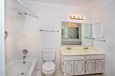 013_Master bathroom