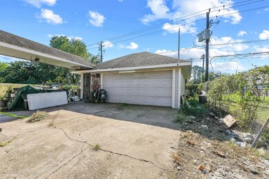8319 Ponnel Ln, Houston, TX 77088 - photo 2