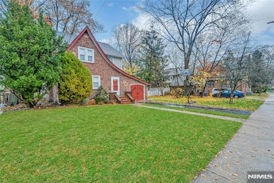 425 Beatrice St, Teaneck, NJ 07666 - photo 2