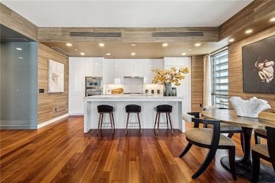 Unit - Kitchen / Dining