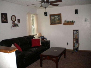 1705 Thresher Dr, Columbus, IN 47201 - photo 2