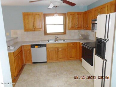 216 Lake Dr, Dingmans Ferry, PA 18328 - photo 5