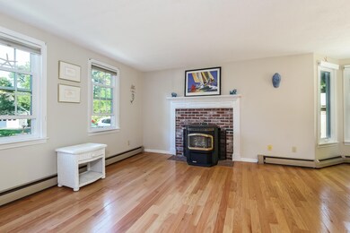 004-photo-living-room-6052004