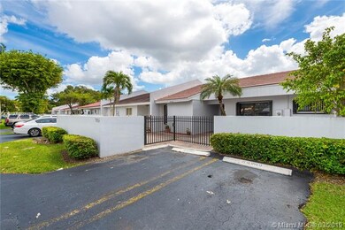 15220 SW 81st Ln, Miami, FL 33193 - photo 2