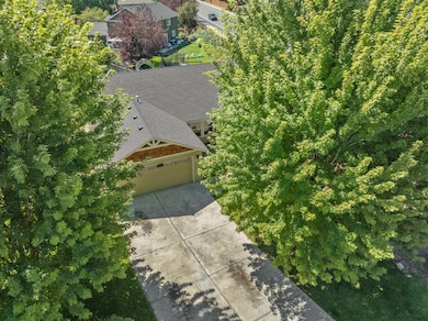 2290 SW Kalama Ave, Redmond, OR 97756 - photo 5