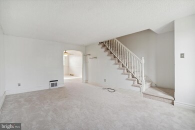 1060 Oakwood Dr, Glenolden, PA 19036 - photo 2