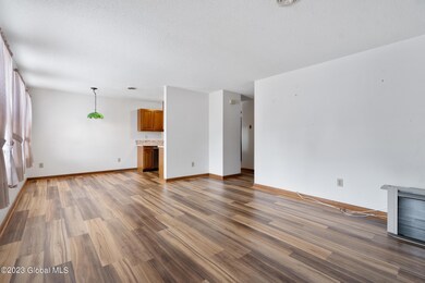 101 Cambridge Manor Dr, Schenectady, NY 12302 - photo 4