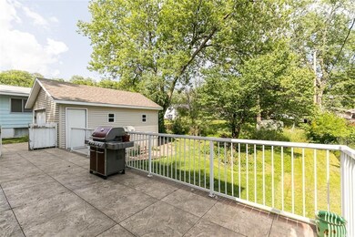 414 35th St SE, Cedar Rapids, IA 52403 - photo 3