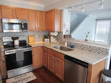 6618 Arbor Creek Dr, Louisville, KY 40228 - photo 2