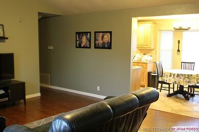 1507 W Orlando St, Broken Arrow, OK 74011 - photo 4