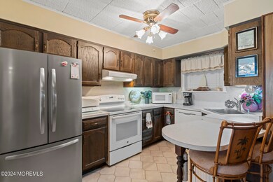 51 Hiering Ave A3 (6)