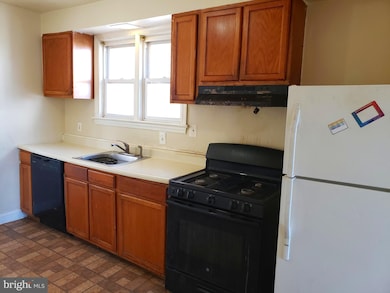 719 Larchmont Ave, Capitol Heights, MD 20743 - photo 3