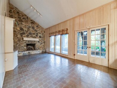 1500 Shady Creek Dr, Euless, TX 76040 - photo 7