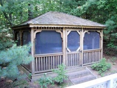 72 Stonybrook Dr, Holliston, MA 01746 - photo 5