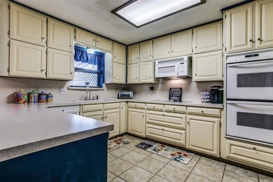 7617 Perkins Dr, North Richland Hills, TX 76182 - photo 4