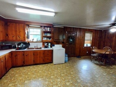 160 W Stephens St, Camilla, GA 31730 - photo 2