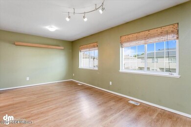 04-Living Room-3681