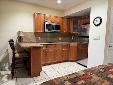 811 NE 10th St unit 4, Hallandale Beach, FL 33009 - photo 4