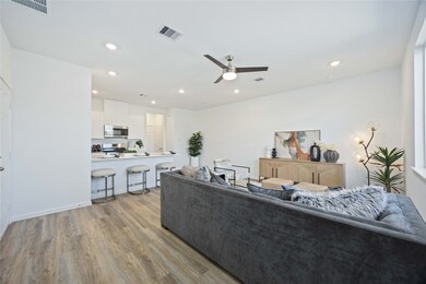 5918 Manning Oaks St, Houston, TX 77091 - photo 7