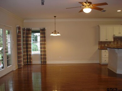 5806 Hollybrook Dr, Tyler, TX 75703 - photo 5