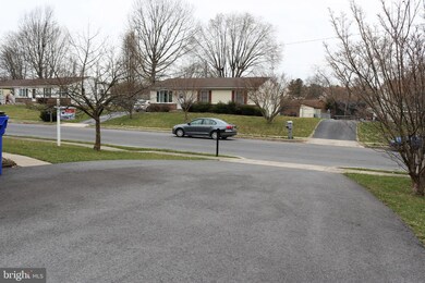1084 Bramly Dr, Hagerstown, MD 21742 - photo 4