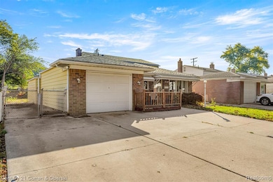 8319 Ziegler St, Taylor, MI 48180 - photo 2