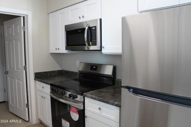 2813 E Capri Cir unit 1, Mesa, AZ 85204 - photo 5