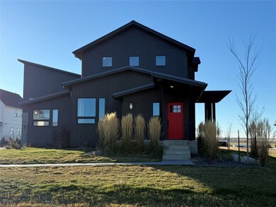 View of front facade with a front lawn