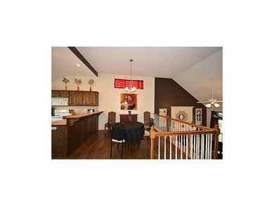 LARGE DINING AREA IN KITCHEN.