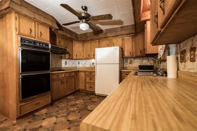 13022 Maplewood Ln, Old River-Winfree, TX 77535 - photo 7