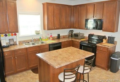 35 Foxtail Ct unit 17, Hendersonville, NC 28792 - photo 5