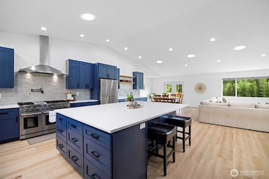 The dreamiest kitchen.