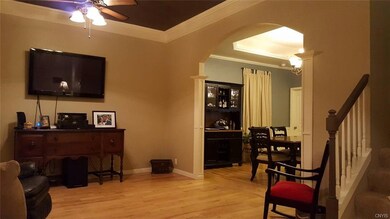 LR/DR with tray ceiling