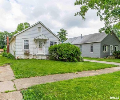 310 3rd St, Lincoln, IL 62656 - photo 2