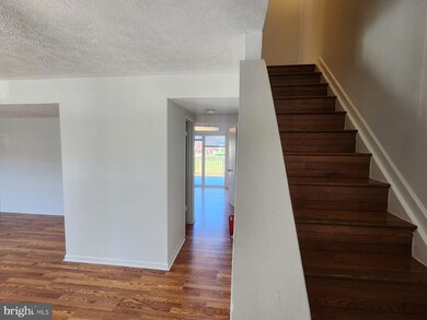 8636 Cartwright Ct, Manassas Park, VA 20111 - photo 5