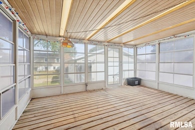 1724 W 69th St, Davenport, IA 52806 - photo 6