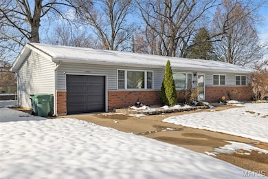 10409 Gardo Ct, Saint Louis, MO 63137 - photo 3