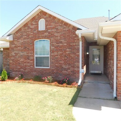 2303 Crooked Oak Ct, Shawnee, OK 74804 - photo 2