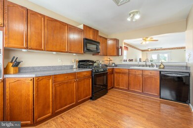 605 Jefferson St, Red Hill, PA 18076 - photo 6