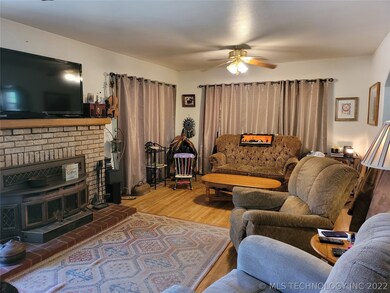 25380 Wilson Rd, Henryetta, OK 74437 - photo 7