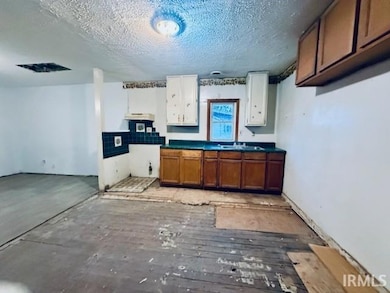 205 W Scott St, Wolcott, IN 47995 - photo 2