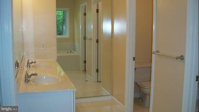 1043 Stonington Dr, Arnold, MD 21012 - photo 4